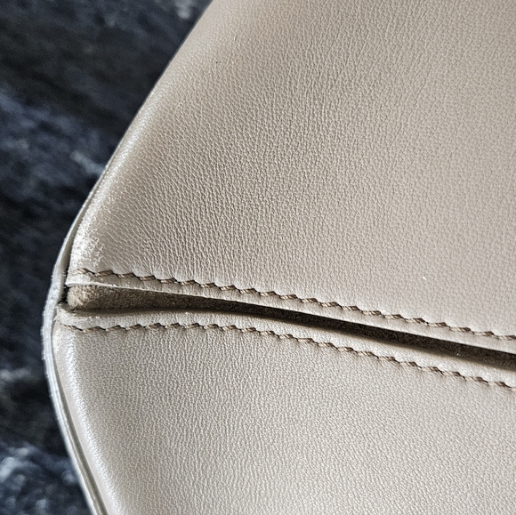 Givenchy Large   Leather Tote - Picture 5 of 11